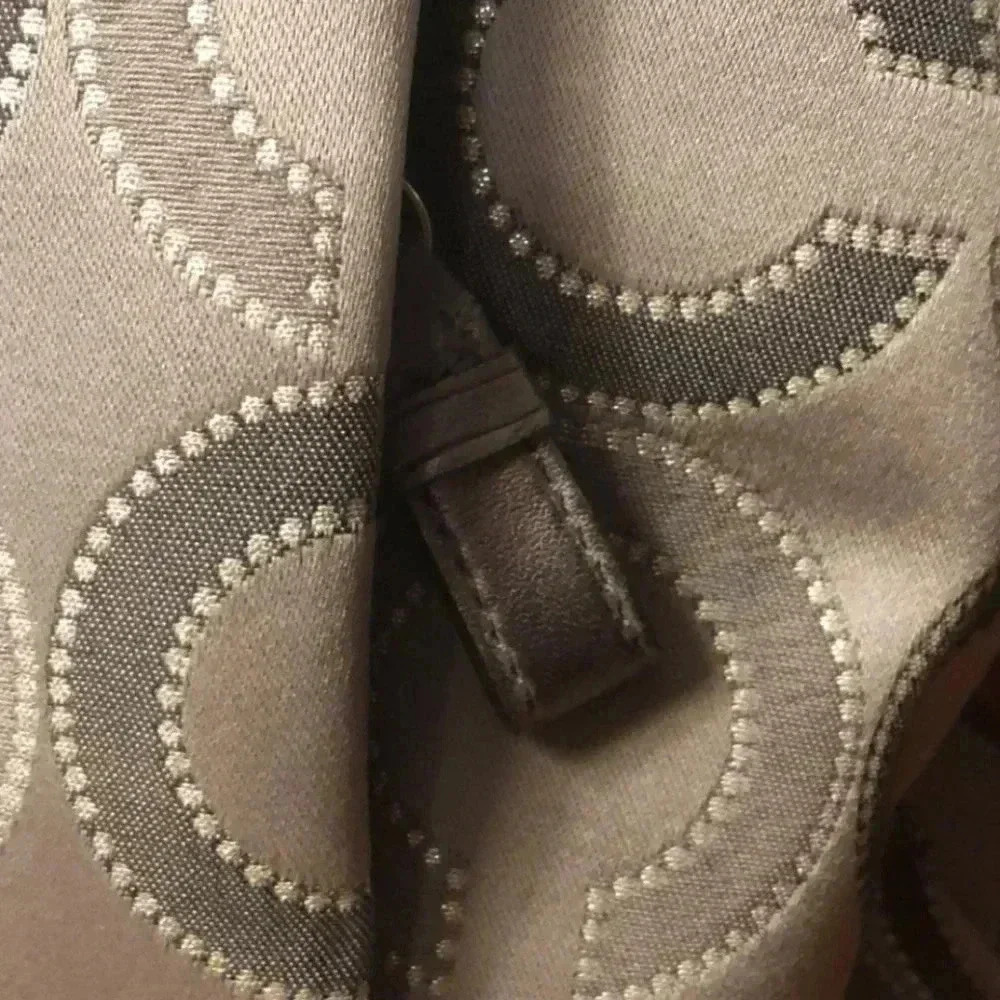 Silver & Gray Authentic Coach bag - Picture 4 of 5